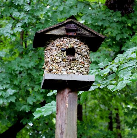 stone covered birdhouse diy